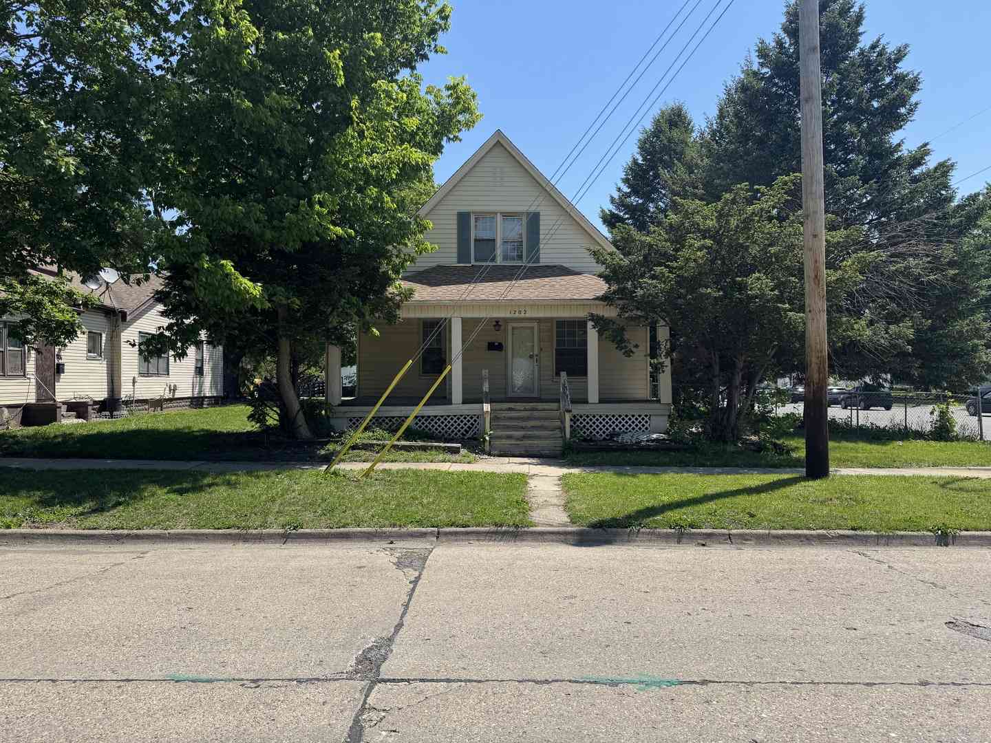 Homes For Sale - 1202 N Champaign Street<br/> Champaign, IL 61820