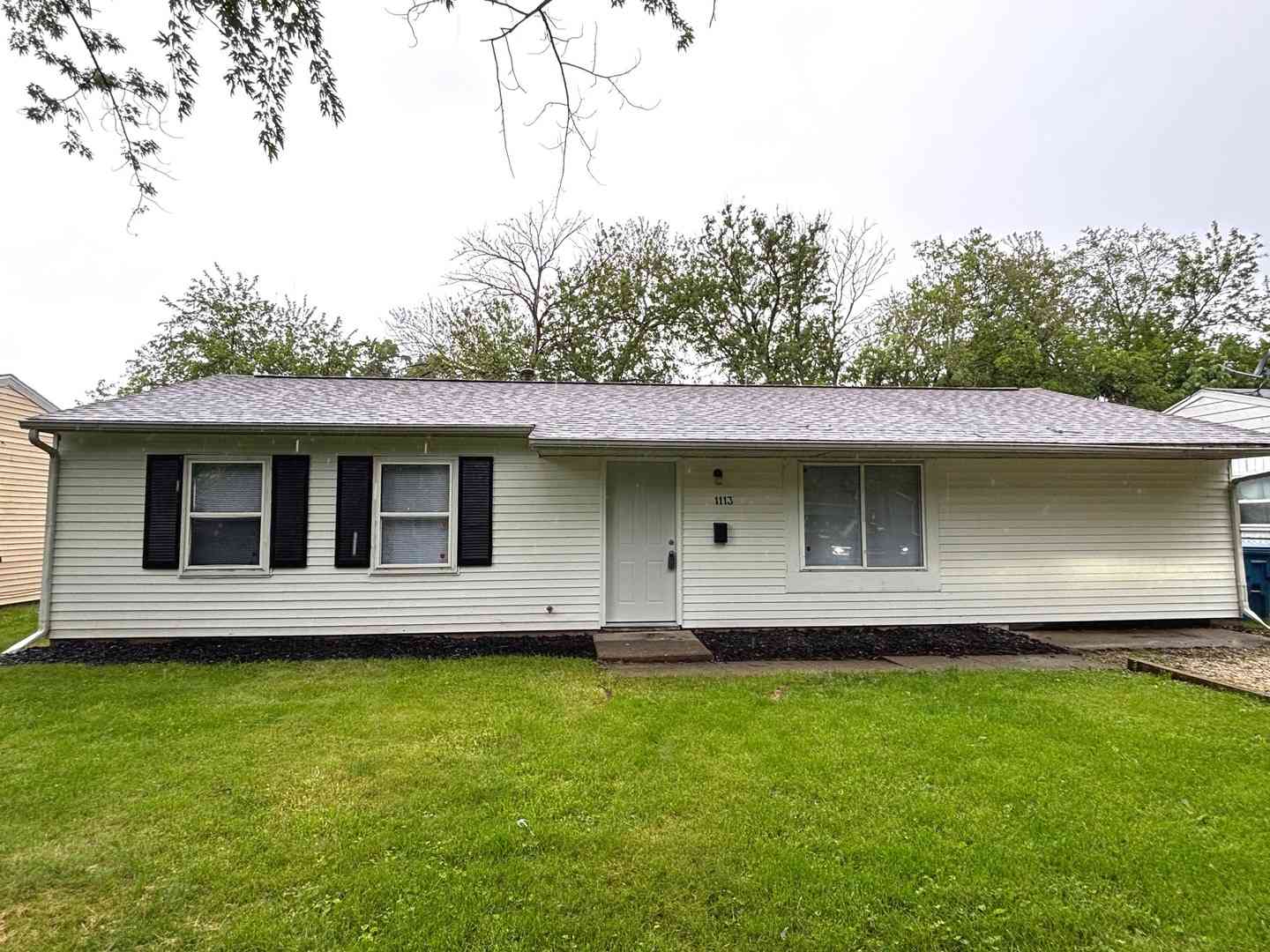 Homes For Sale - 1113 Austin Drive<br/> Champaign County, Urbana, IL 61802