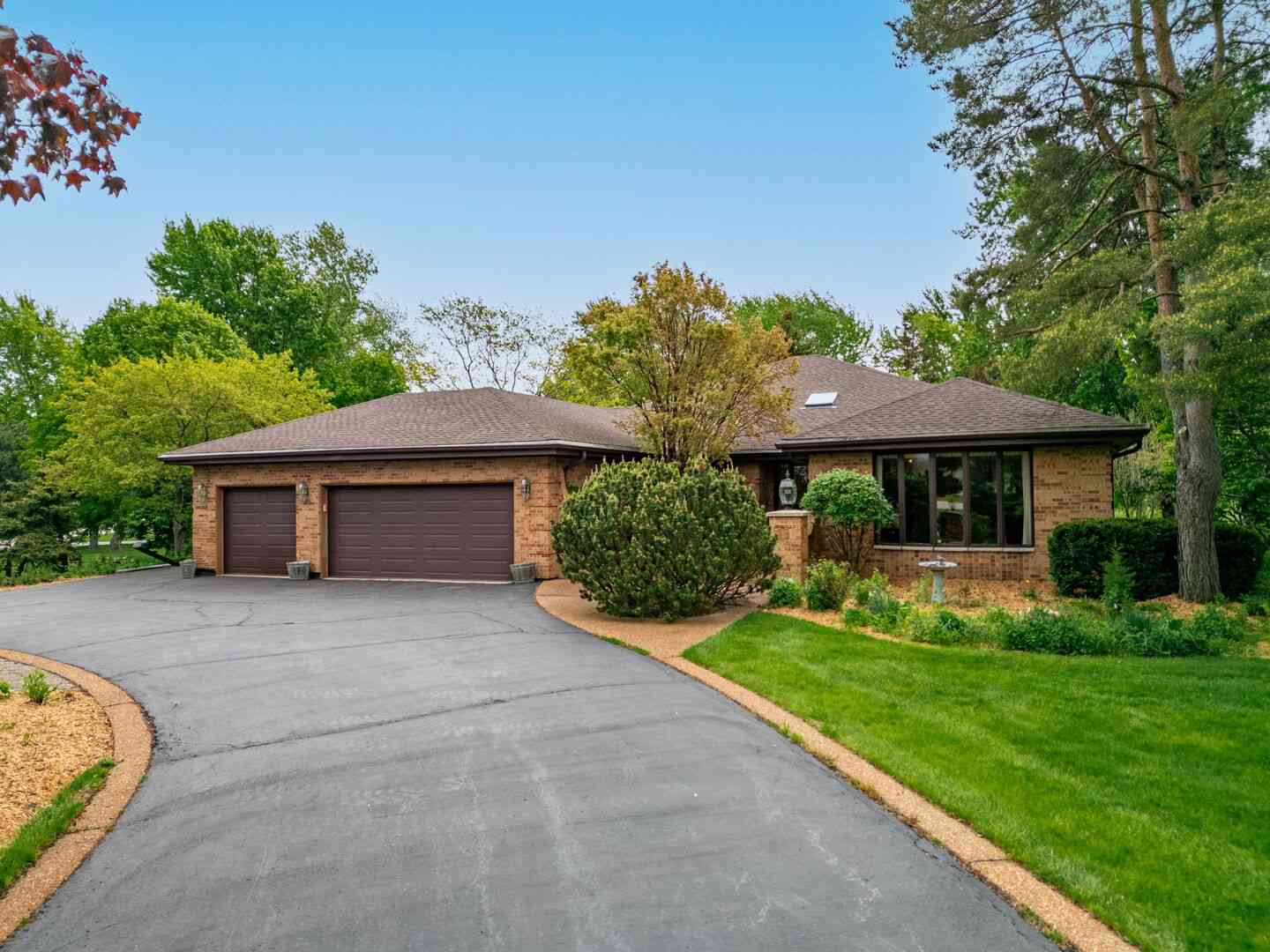 Homes For Sale - 34 Carlisle Road<br/> Hawthorn Woods, IL 60047