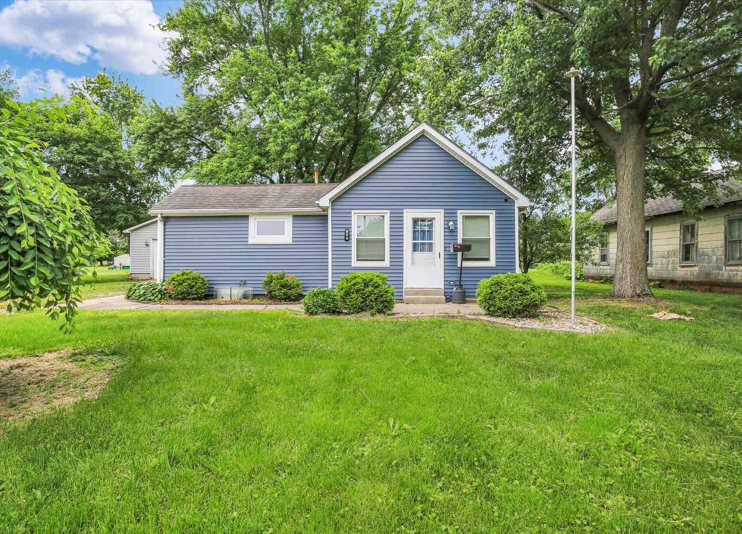 Homes For Sale - 506 E Richardson<br/> Dewitt County, Farmer City, IL 61842