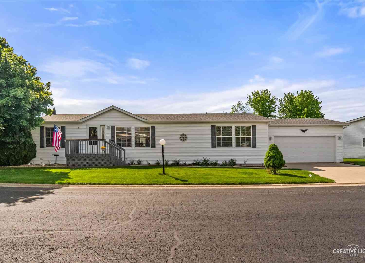 Mobile Home For Sale - 611 Bluebird Circle<br/> Sandwich, IL 60548