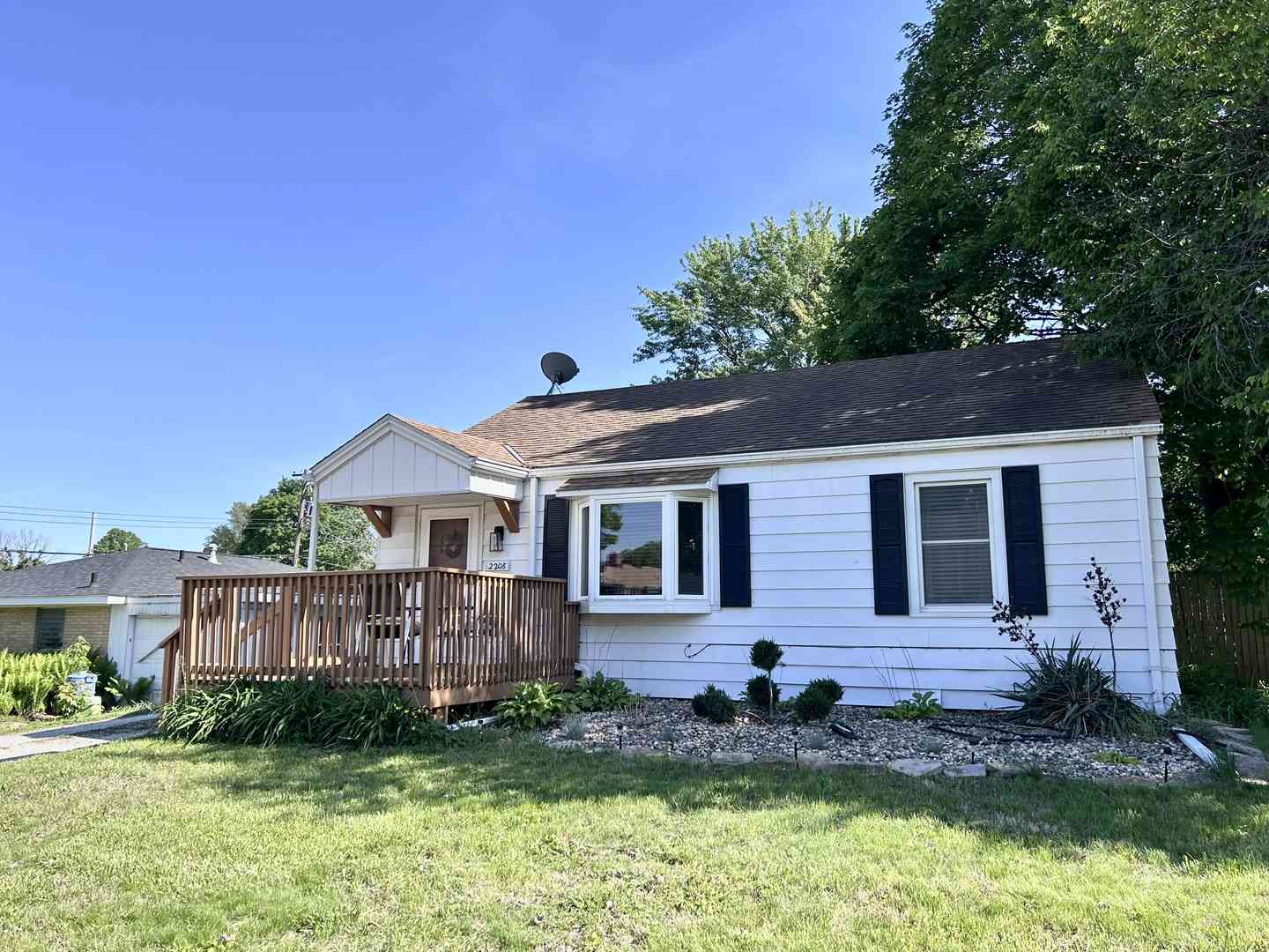 Homes For Sale - 2208 W Vernon Court<br/> Peoria County, Peoria, IL 61604