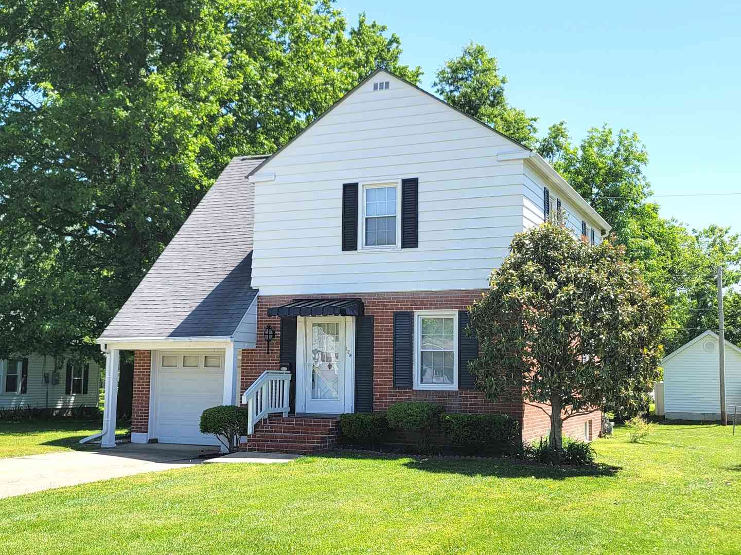 Homes For Sale - 128 N Indiana Avenue<br/> Marion County, Salem, IL 62881