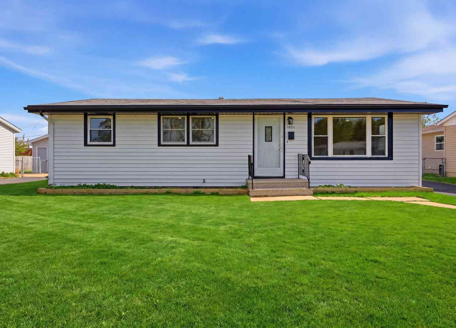 Homes For Sale - 1021 Anna Avenue<br/> Machesney Park, IL 61115