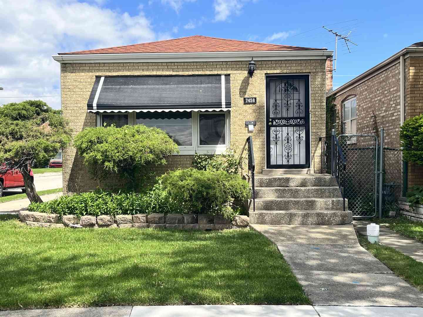 Homes For Sale - 7458 W 64th Place<br/> Summit, IL 60501