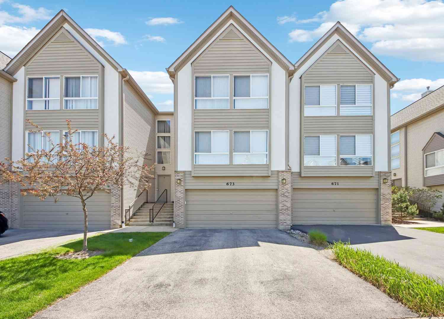 Homes For Sale - 673 E Fountainview Drive #673<br/> Mundelein, IL 60060