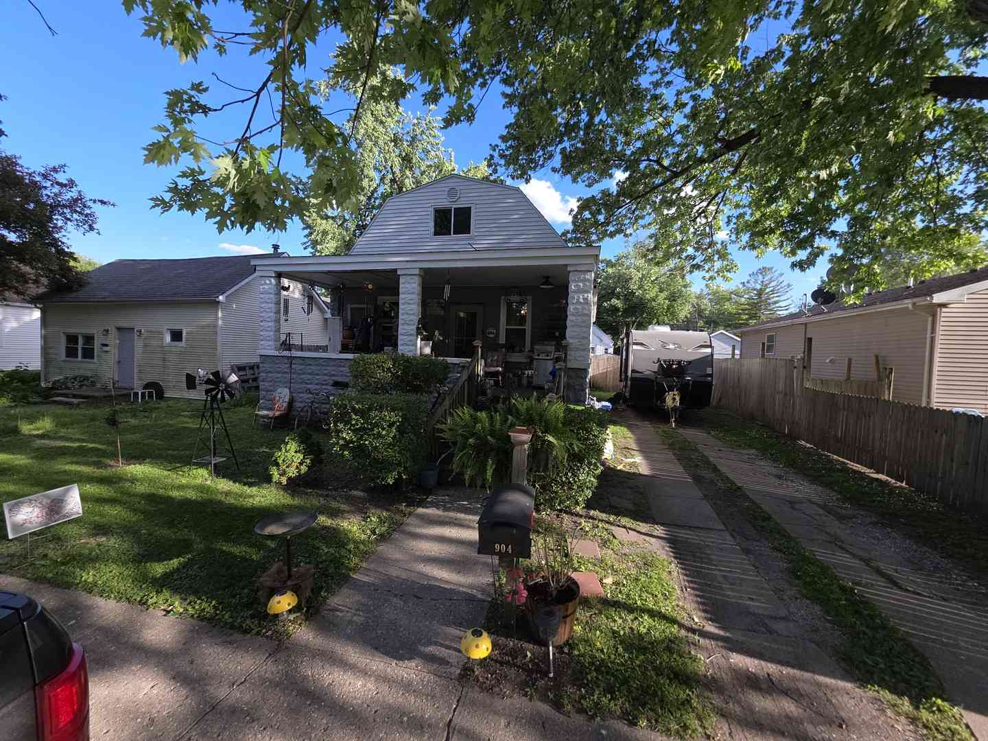 Homes For Sale - 904 E Macon Street<br/> Dewitt County, Clinton, IL 61727