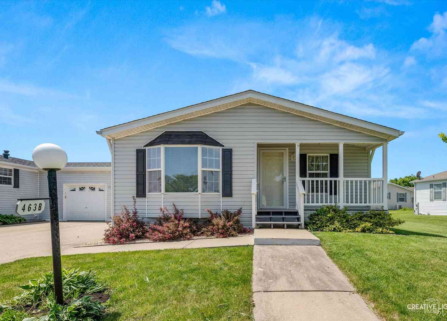 Mobile Home For Sale - 463 Meadowlark Circle #B<br/> Sandwich, IL 60548