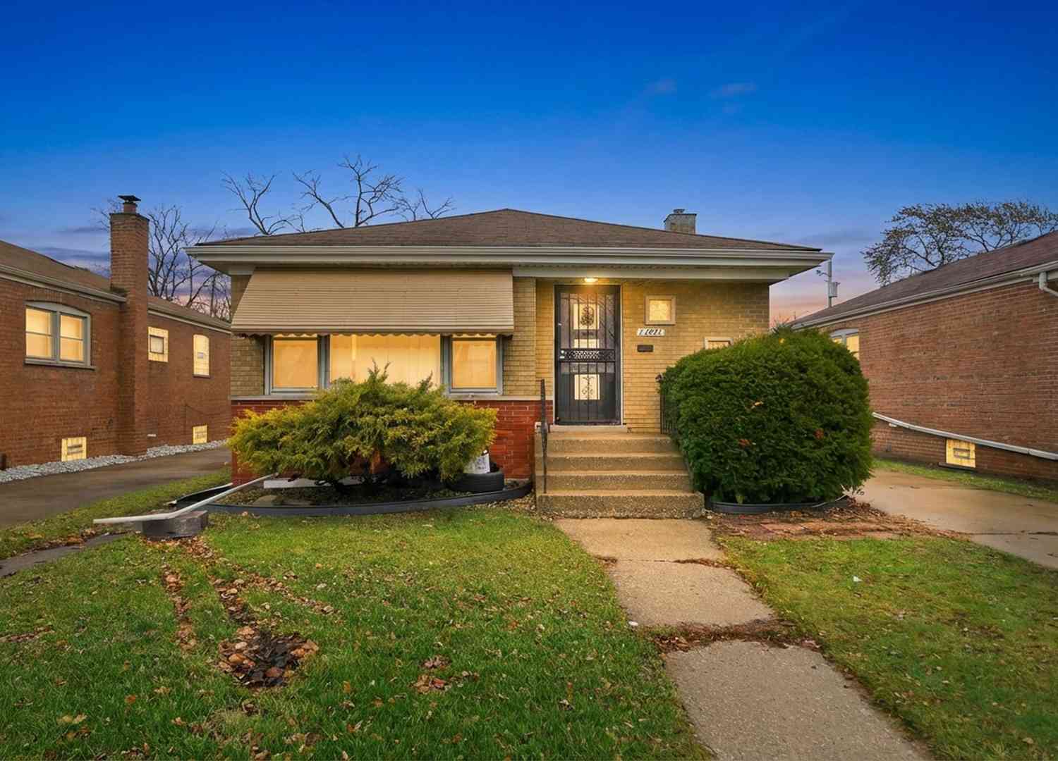 Homes For Sale - 13921 S Stewart Avenue<br/> Riverdale, IL 60827