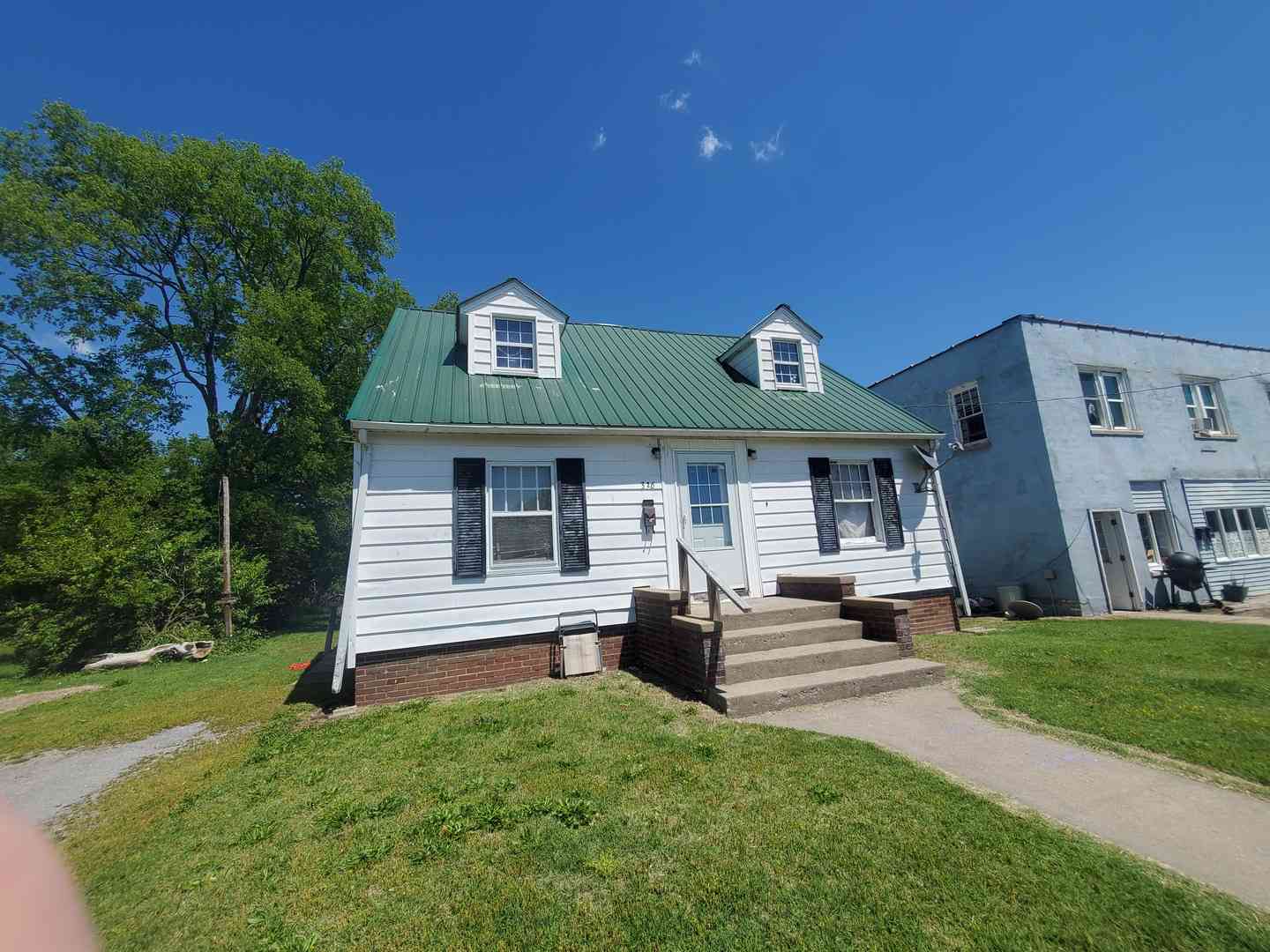 Homes For Sale - 326 E Ford Street<br/> Saline County, Harrisburg, IL 62946