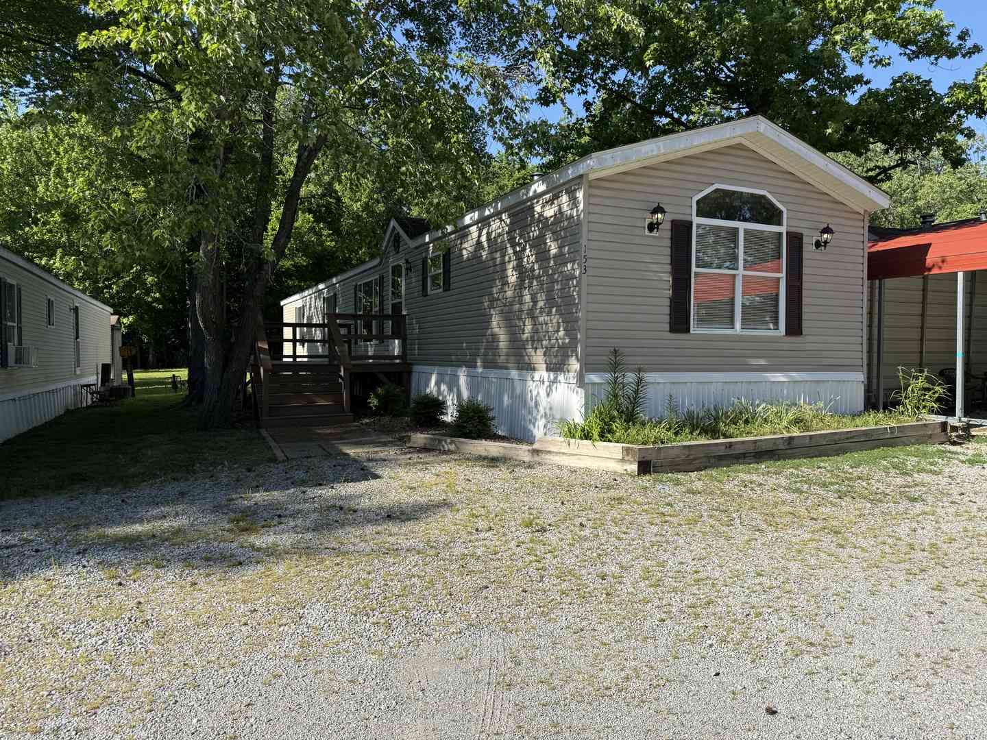 Mobile Home For Sale - 153 Oak Valley Drive<br/> Carbondale, IL 62901