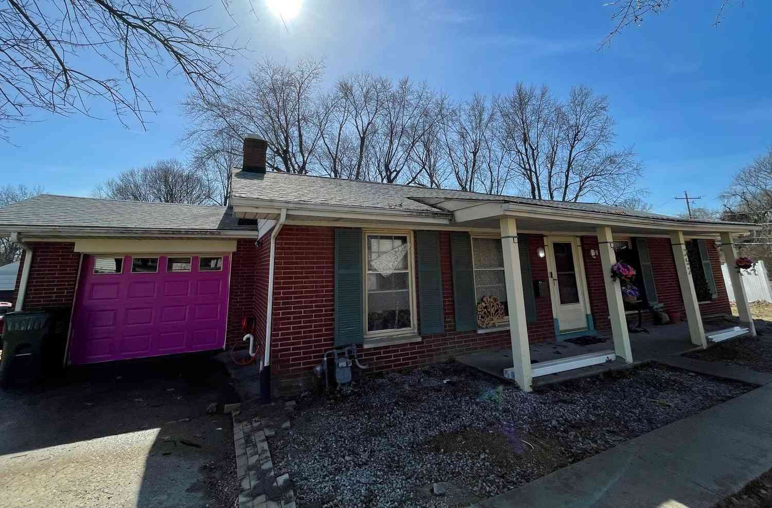 Homes For Sale - 252 Sunset Drive<br/> Saint Clair County, Belleville, IL 62223