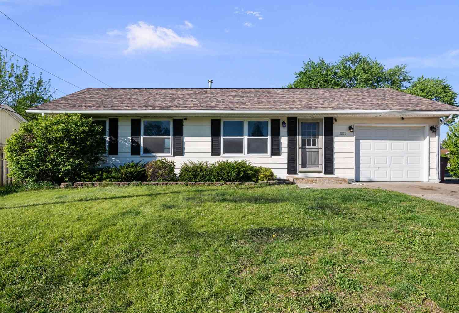 Homes For Sale - 301 30th Avenue<br/> Milan, IL 61264