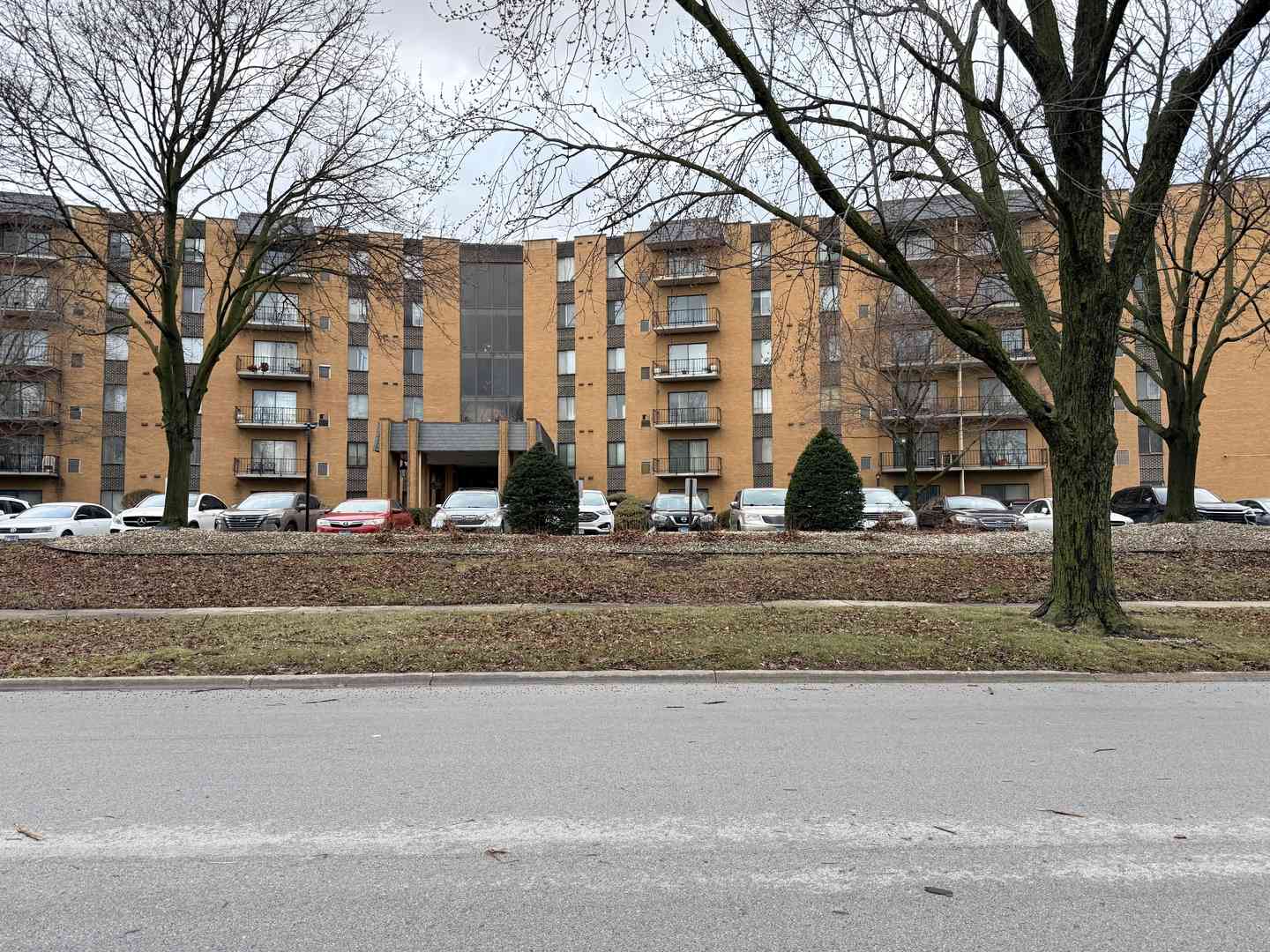Homes For Sale - 700 N Bruce Lane #211<br/> Glenwood, IL 60425