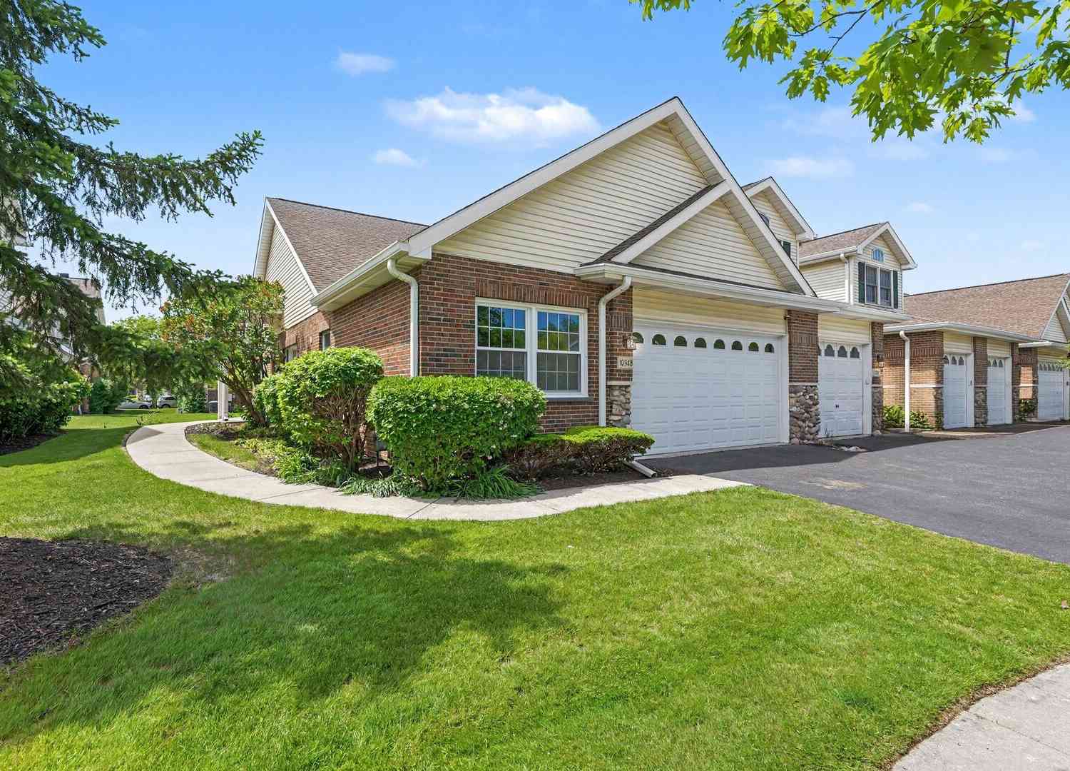 Homes For Sale - 10948 Deblin Lane<br/> Oak Lawn, IL 60453