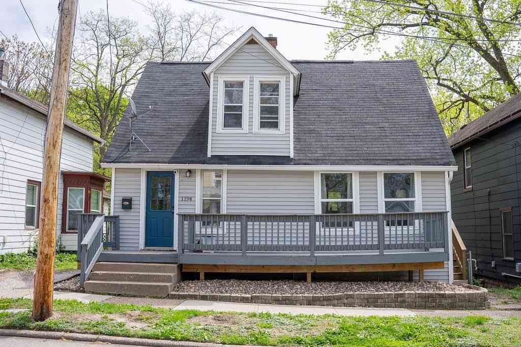 Homes For Sale - 1194 23rd Street<br/> Moline, IL 61265