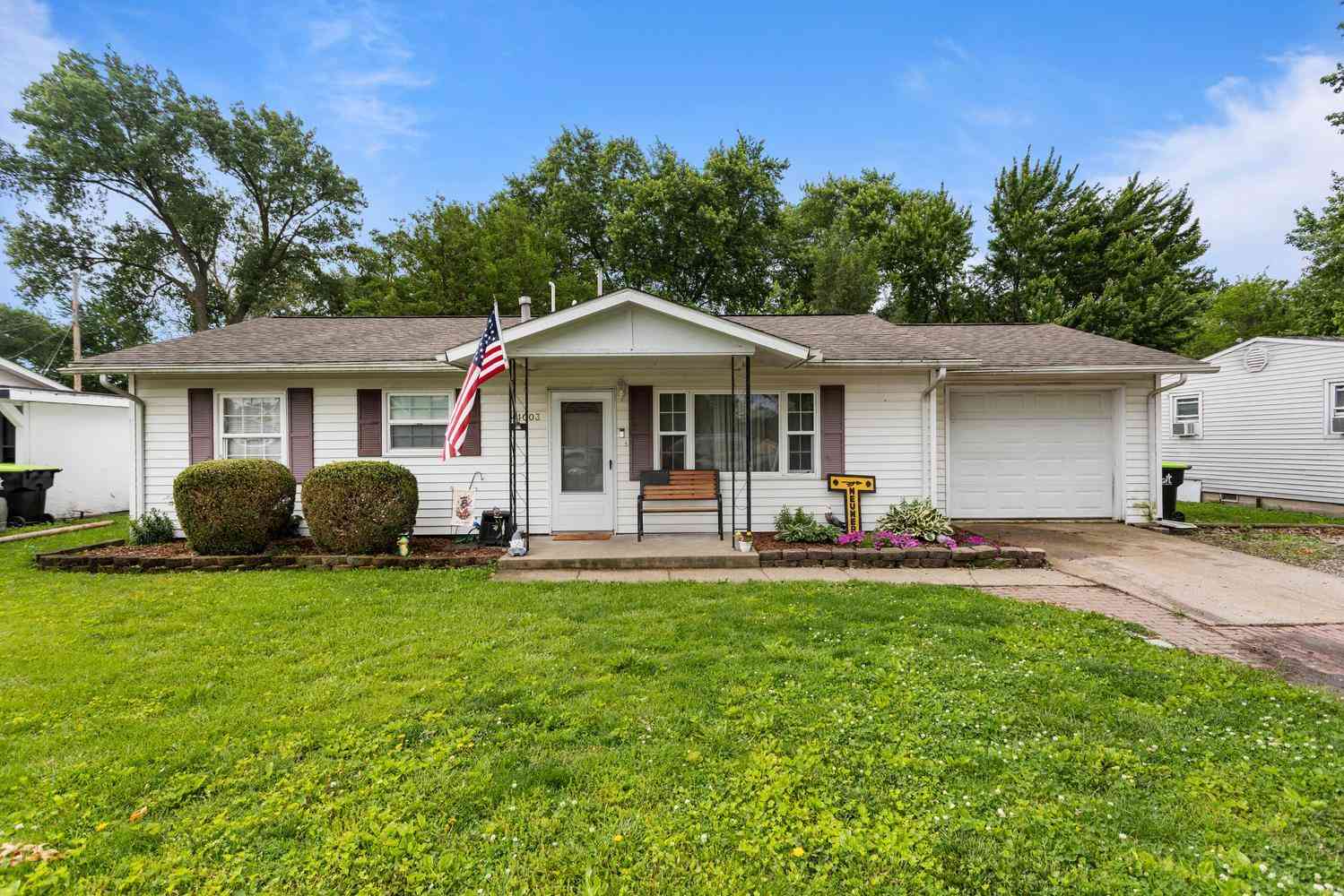 Homes For Sale - 1003 E Fairview Drive<br/> Douglas County, Tuscola, IL 61953