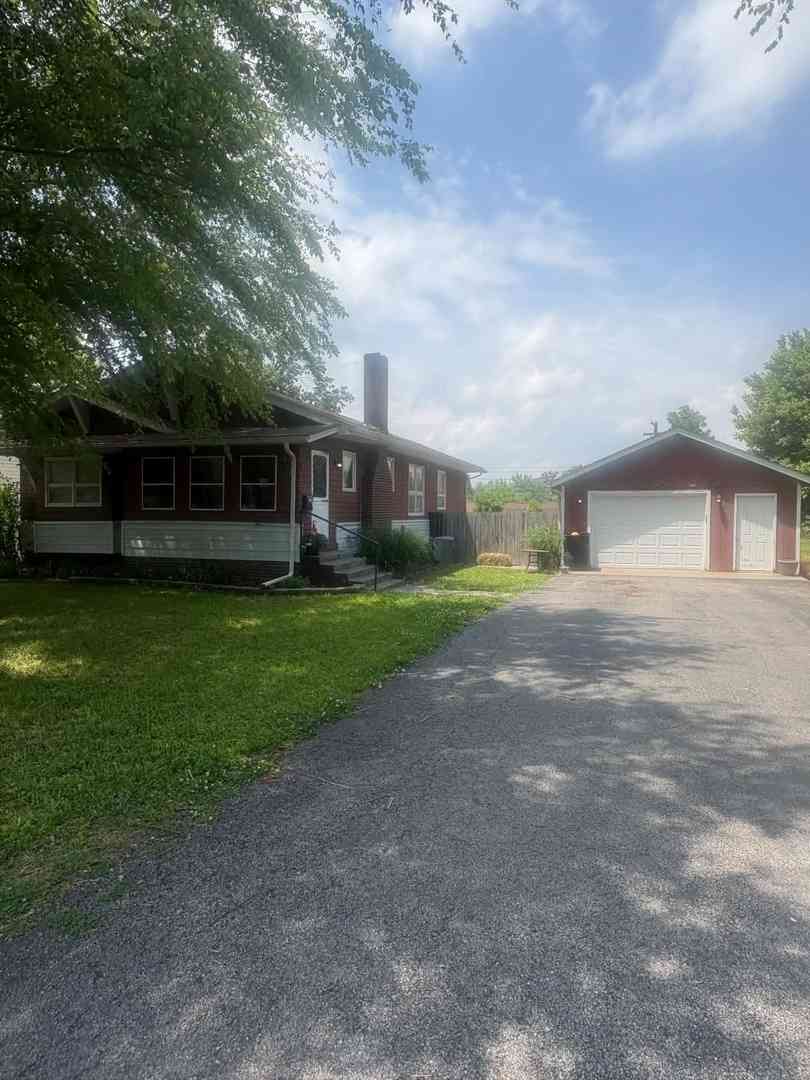 Homes For Sale - 218 Wilcox Street<br/> Zeigler, IL 62999