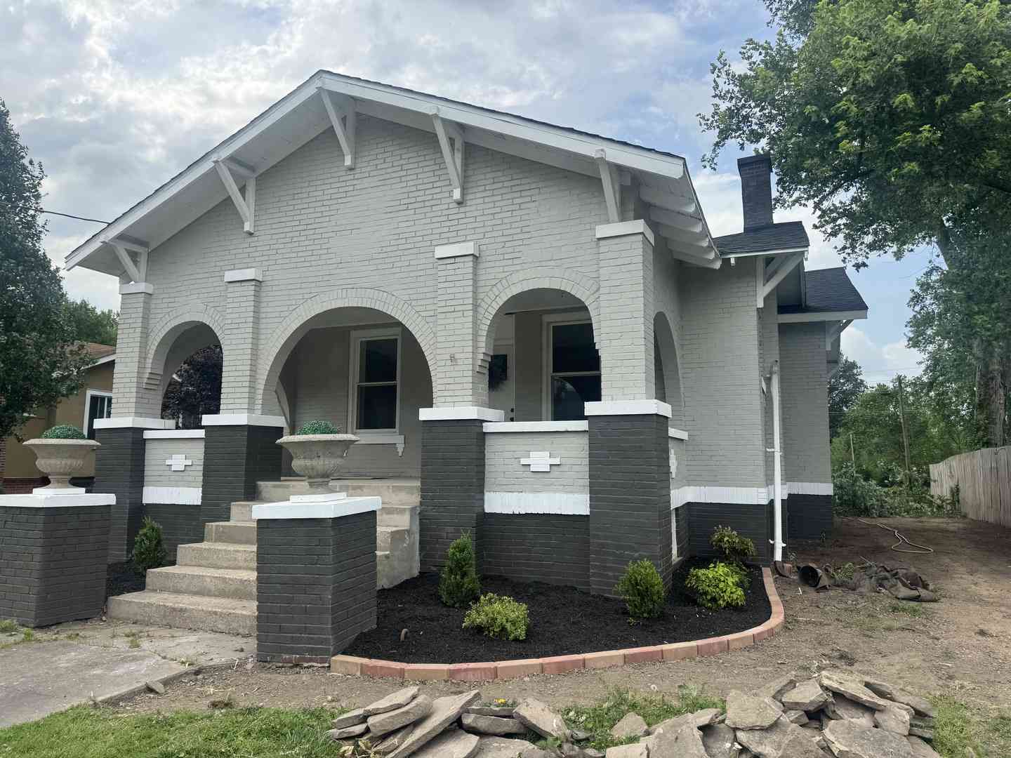 Homes For Sale - 909 W Prairie Street<br/> Williamson County, Marion, IL 62959