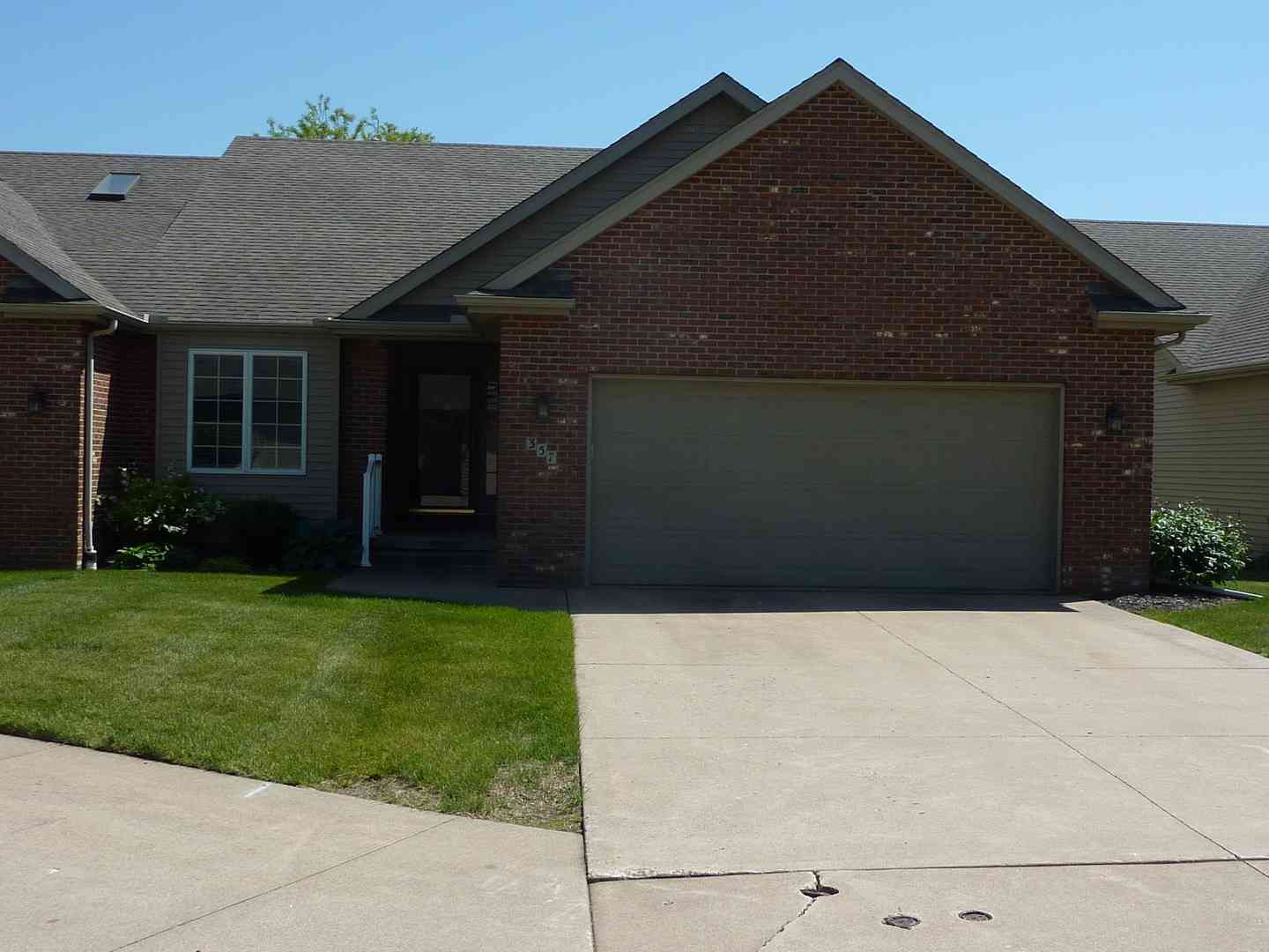 Homes For Sale - 357 Country Club Court<br/> Eldridge, IA 52748