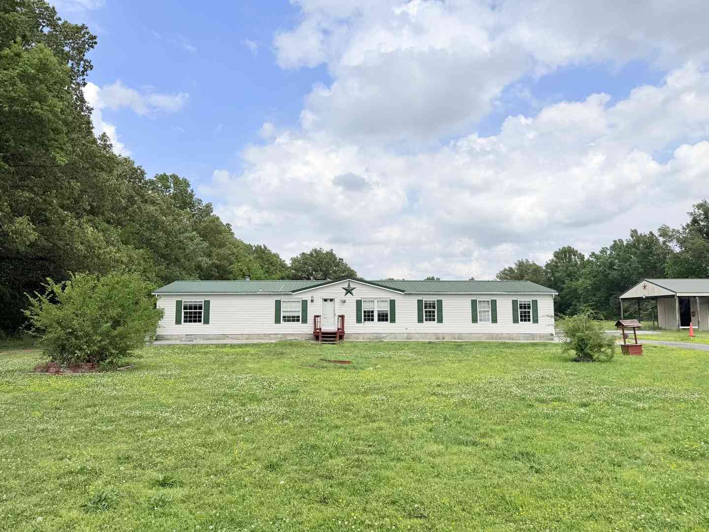 Homes For Sale - 55 Curry Lane<br/> Saline County, Harrisburg, IL 62946