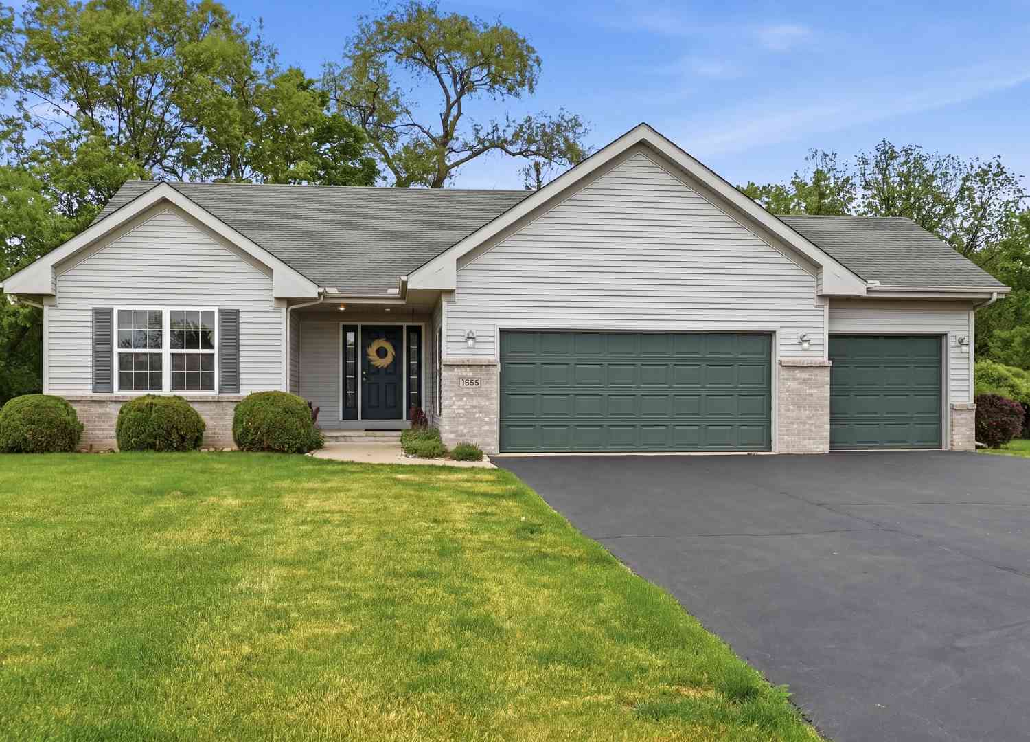 Homes For Sale - 7688 Haymaker Lane<br/> Cherry Valley, IL 61016