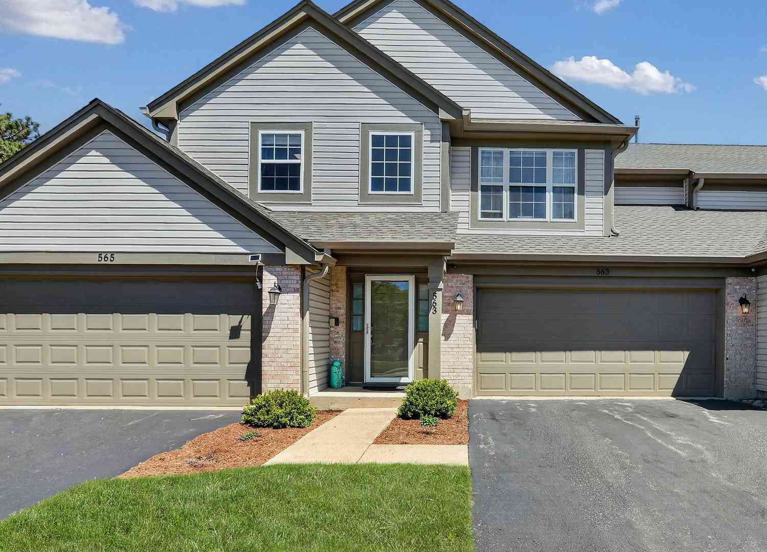 Homes For Sale - 563 Willow Way #563<br/> Lindenhurst, IL 60046