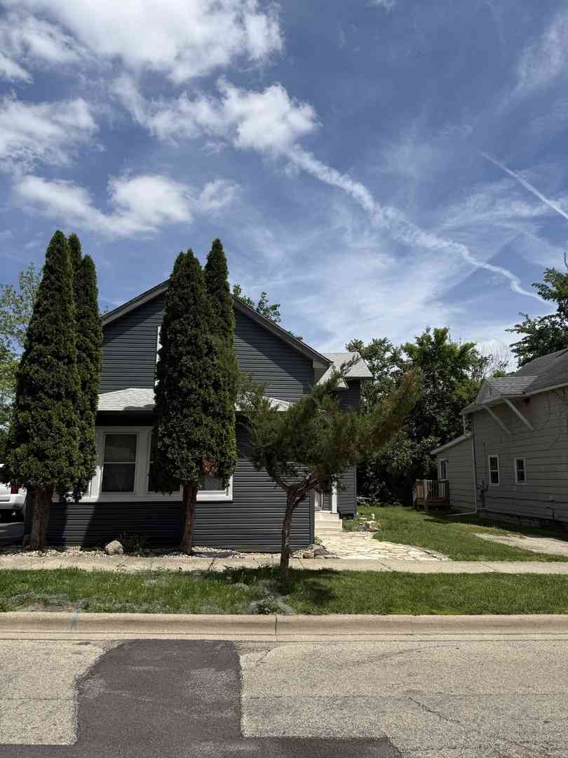 Homes For Sale - 204 Iowa Avenue<br/> Joliet, IL 60433