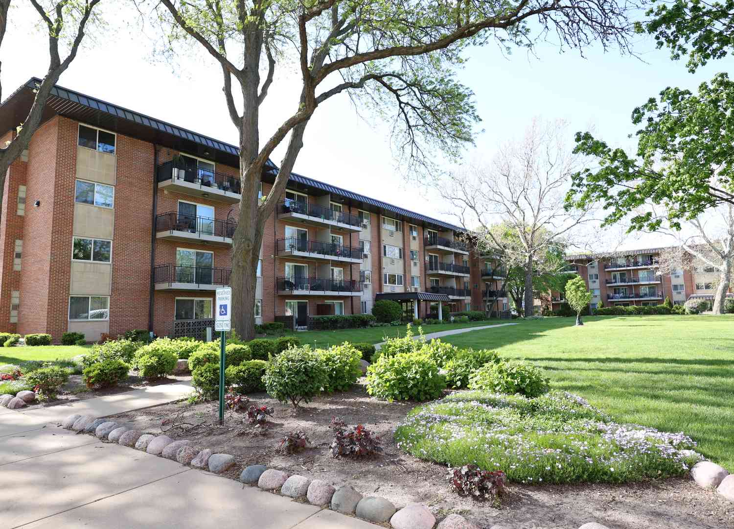 Homes For Sale - 2230 S Goebbert Road #139<br/> Arlington Heights, IL 60005