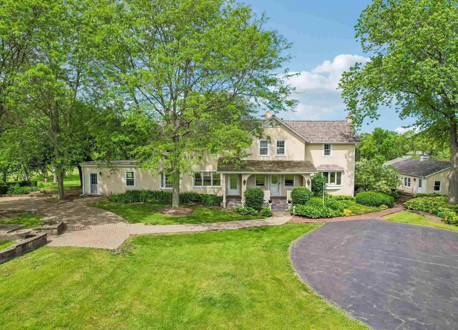 Homes For Sale - 62 Dundee Lane<br/> Barrington, IL 60010