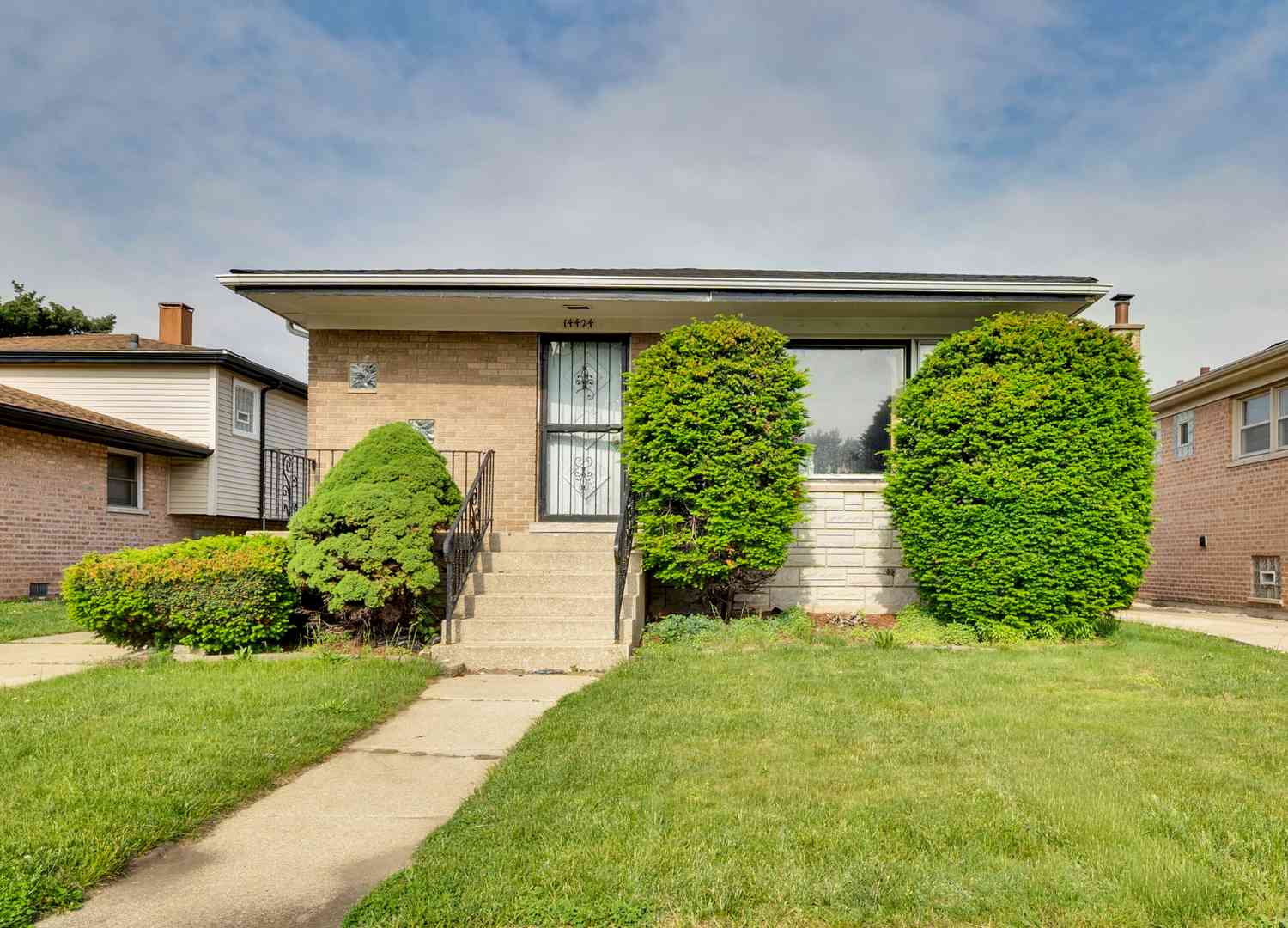 Homes For Sale - 14424 Dante Avenue<br/> Dolton, IL 60419