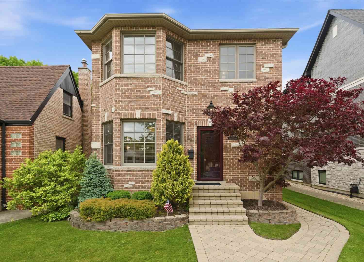 Homes For Sale - 6057 N Tripp Avenue<br/> Chicago, IL 60646