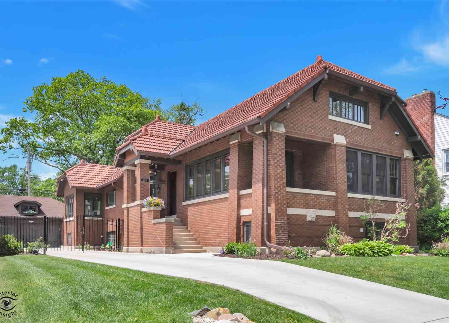 Homes For Sale - 10516 S Seeley Avenue<br/> Chicago, IL 60643
