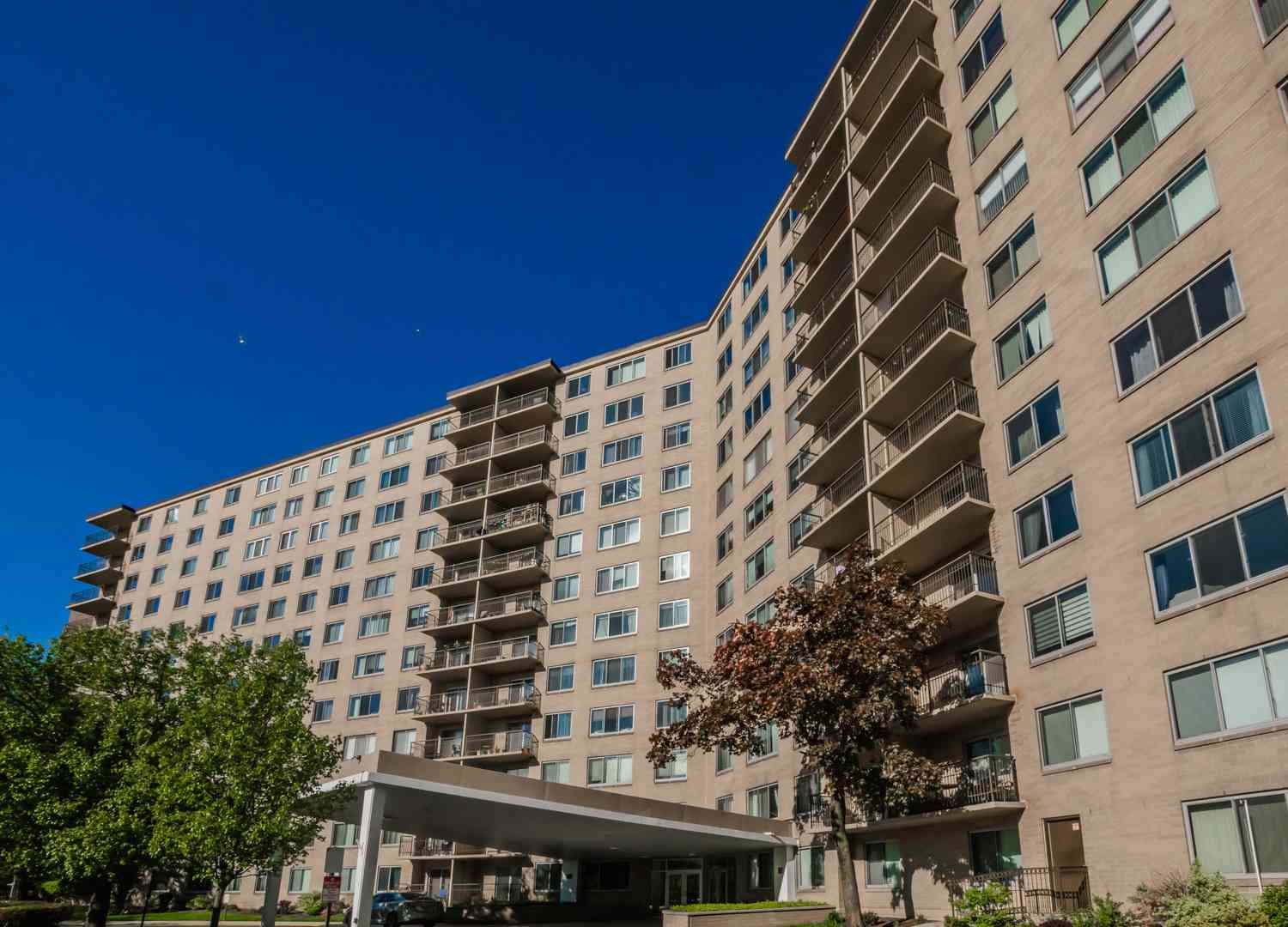Homes For Sale - 6933 N Kedzie Avenue #615<br/> Chicago, IL 60645