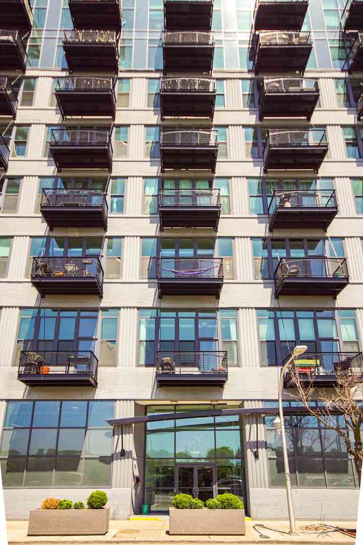 Homes For Sale - 1224 W Van Buren Street #517<br/> Chicago, IL 60607