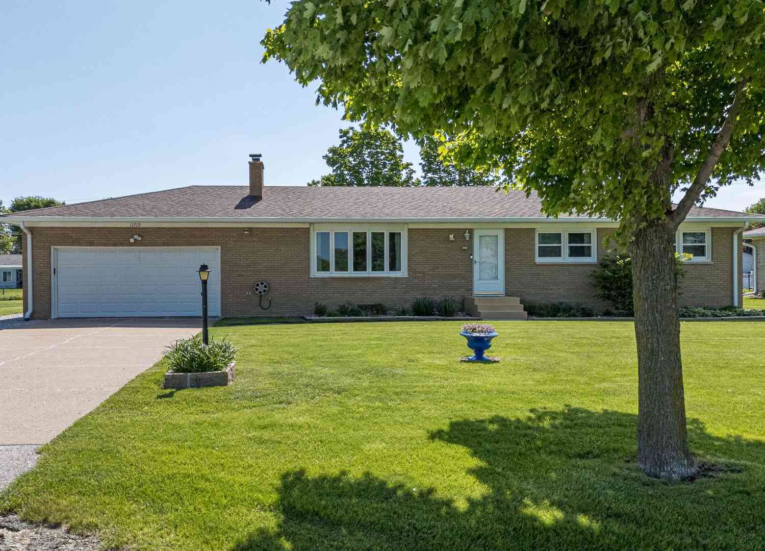 Homes For Sale - 11719 1st Street<br/> Milan, IL 61264