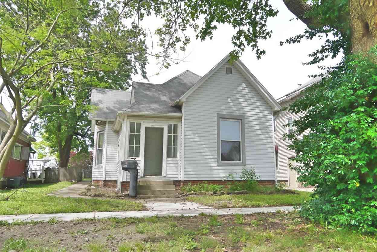 Homes For Sale - 1412 Edgar Avenue<br/> Coles County, Mattoon, IL 61938