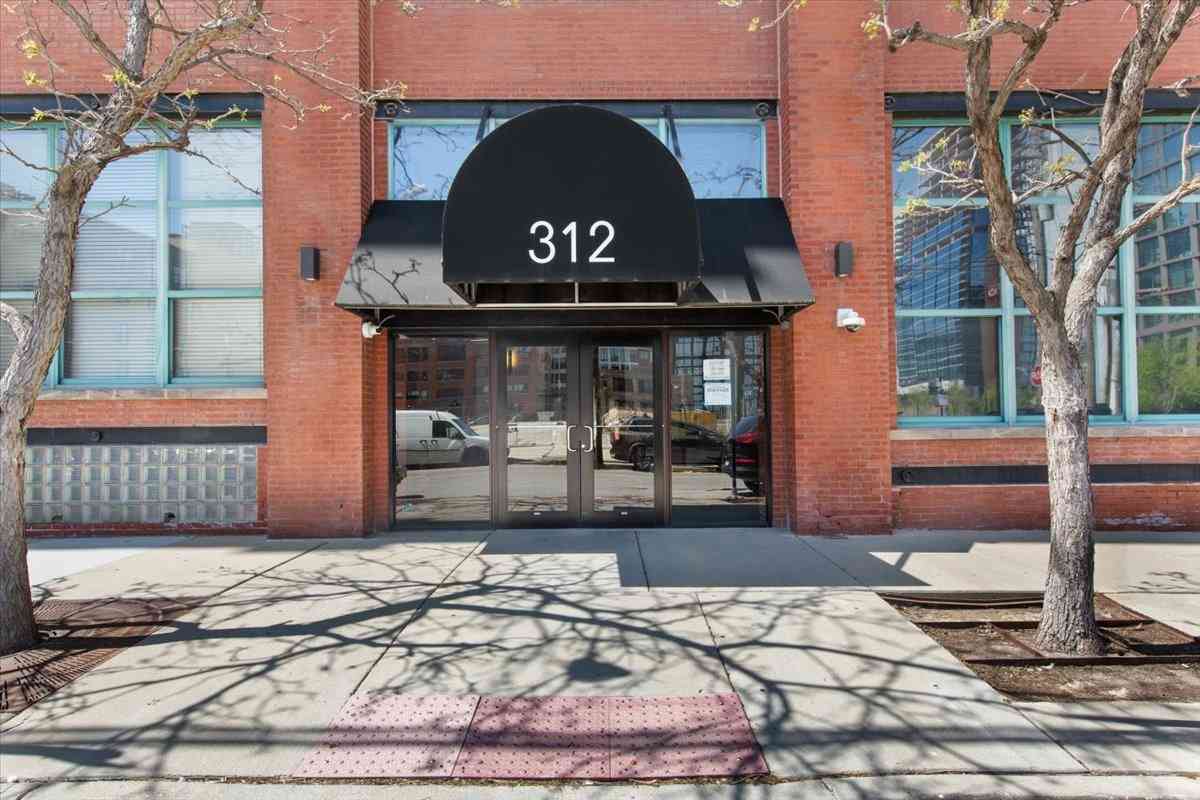 Homes For Sale - 312 N May Street #4D<br/> Chicago, IL 60607