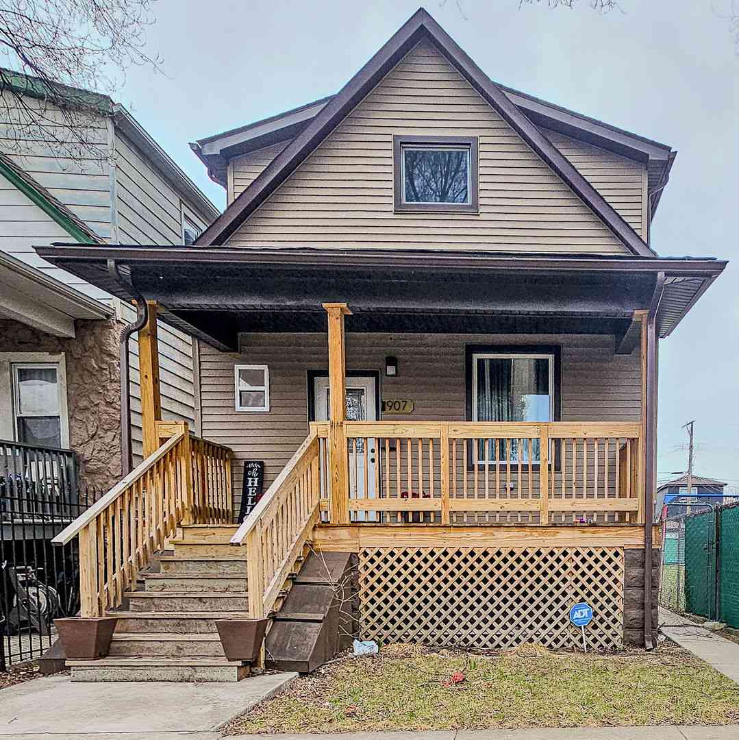 Homes For Sale - 907 N Leamington Avenue<br/> Chicago, IL 60651