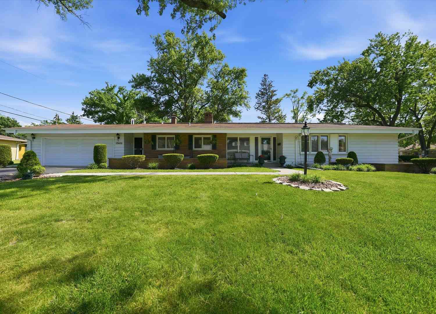 Homes For Sale - 17413 Emerson Avenue<br/> Hazel Crest, IL 60429