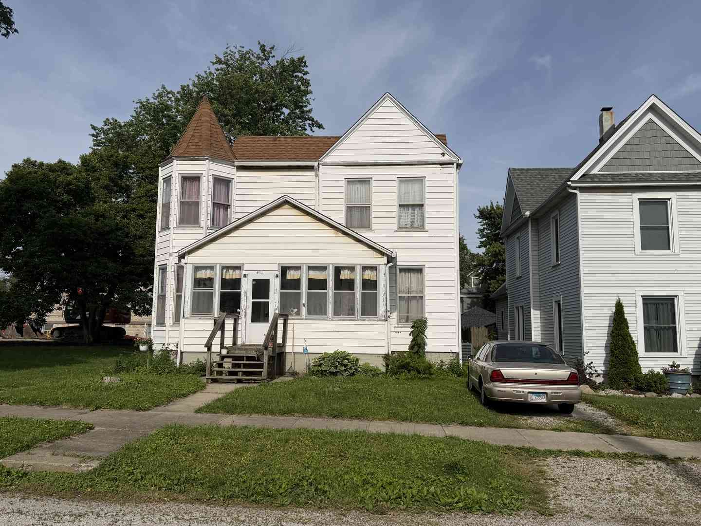 Homes For Sale - 411 N Monroe Street<br/> Dewitt County, Clinton, IL 61727