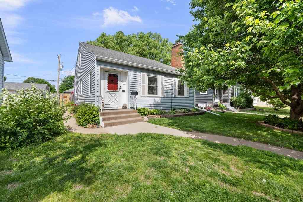 Homes For Sale - 2820 Fair Avenue<br/> Davenport, IA 52803