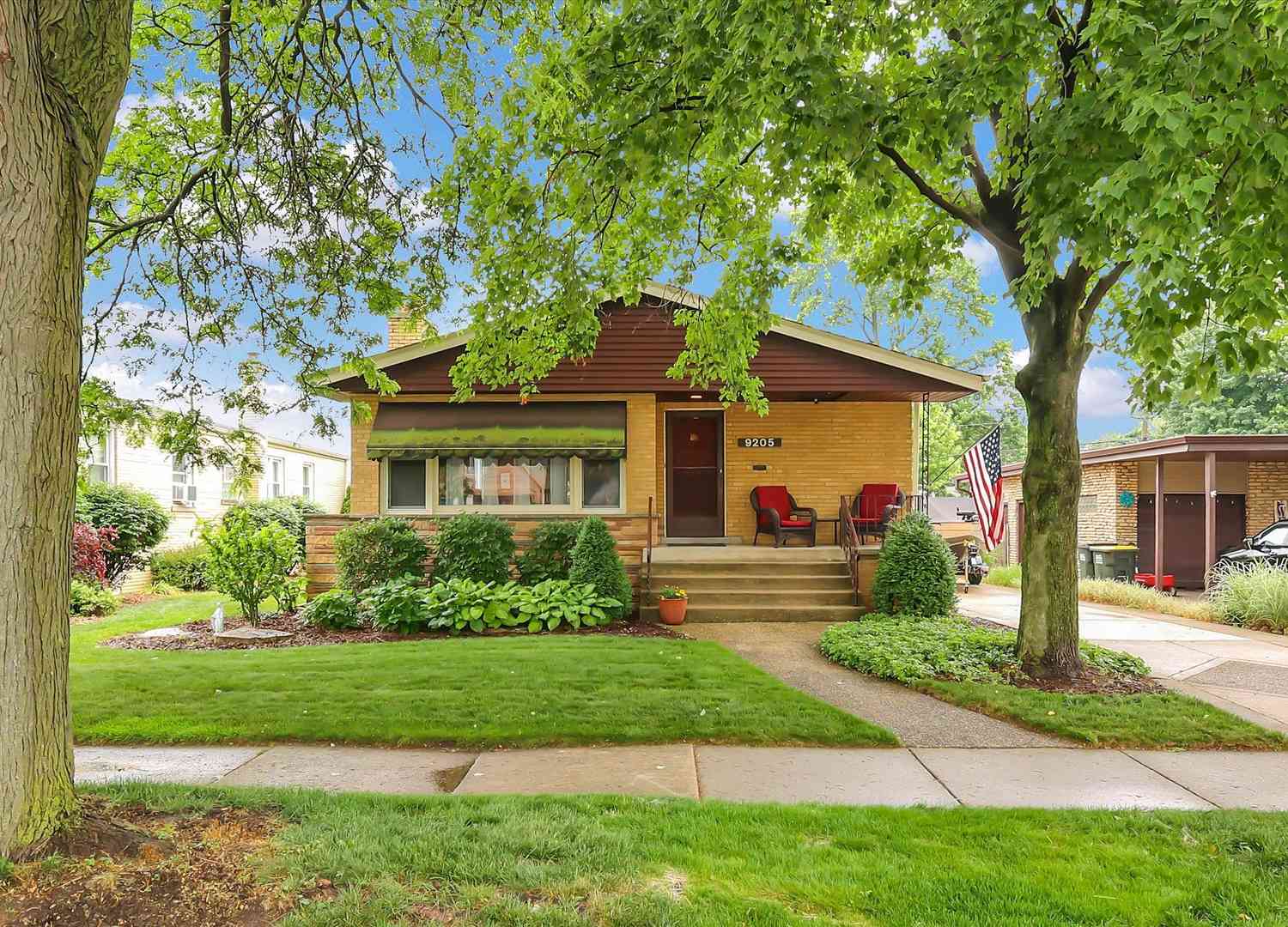 Homes For Sale - 9205 Millard Avenue<br/> Cook County, Evergreen Park, IL 60805