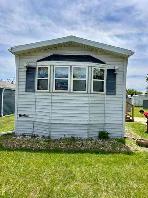 Mobile Home For Sale - 64 Birch Drive<br/> Sandwich, IL 60548