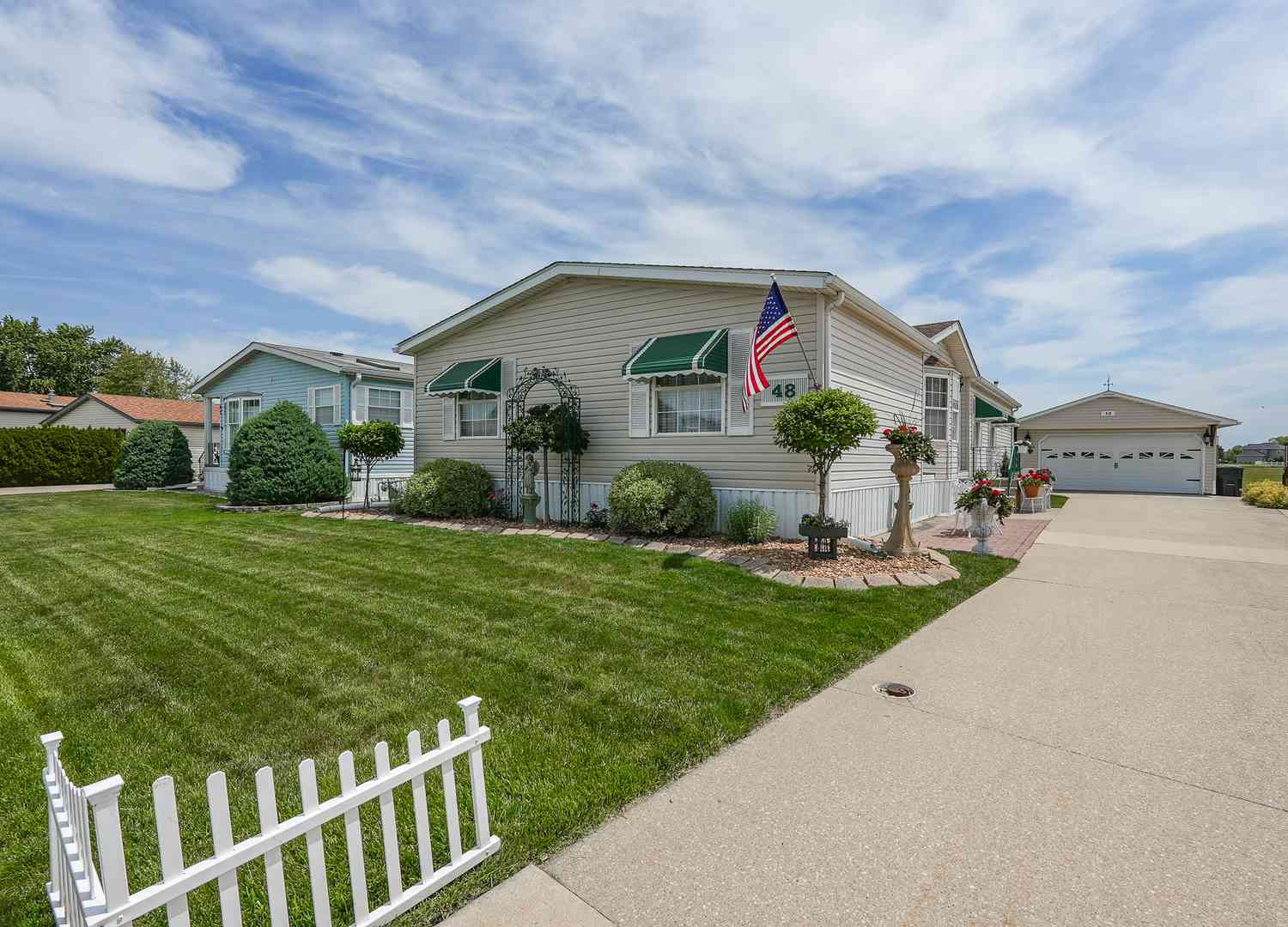 Mobile Home For Sale - 48 Norway Drive<br/> Manteno, IL 60950