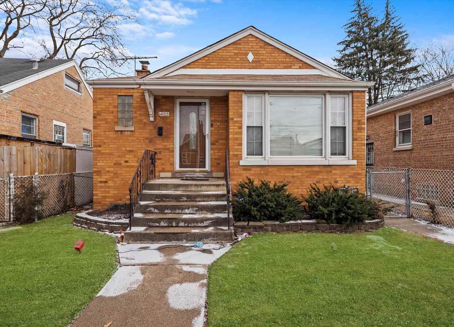 Homes For Sale - 14315 S Lowe Avenue<br/> Riverdale, IL 60827