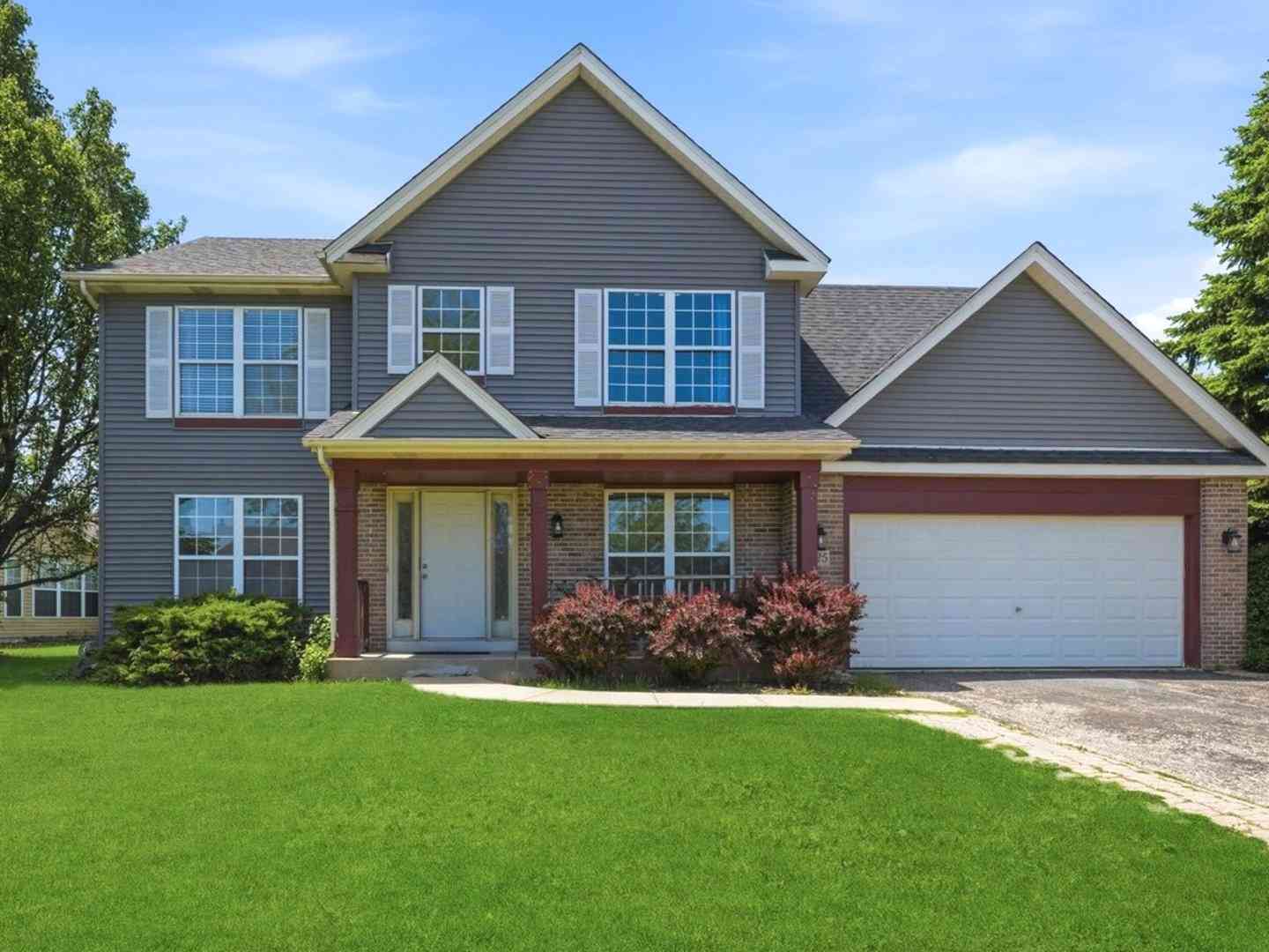 Homes For Sale - 225 Parkside Lane<br/> Oswego, IL 60543