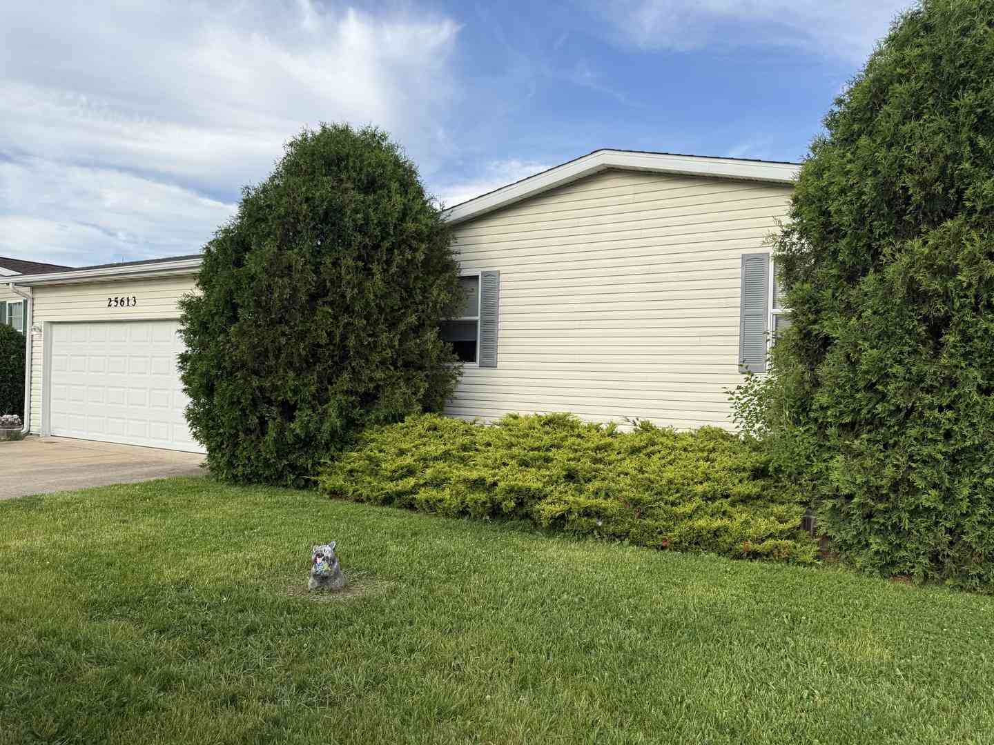 Mobile Home For Sale - 25613 Shinnecock Drive<br/> Monee, IL 60449
