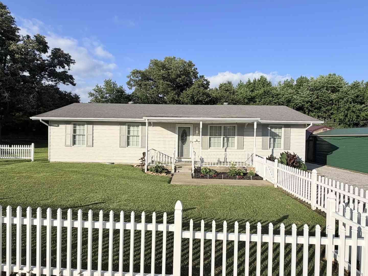 Homes For Sale - 1200 Academy Street<br/> Saline County, Eldorado, IL 62930