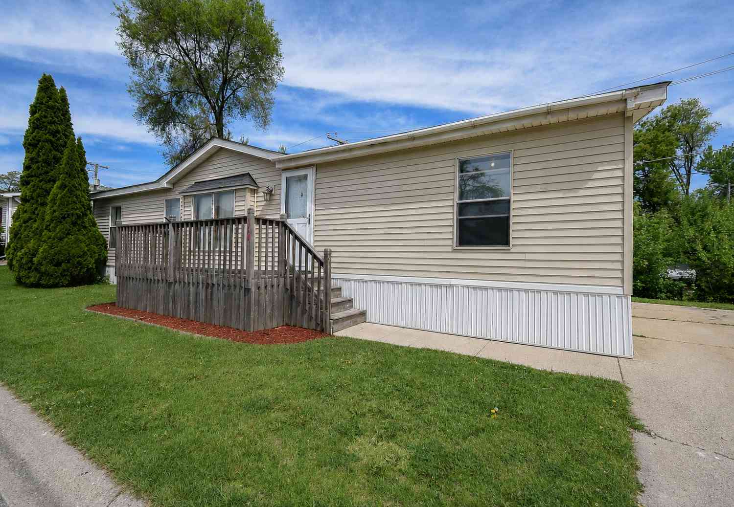 Mobile Home For Sale - 38703 N Sheridan Road #164<br/> Beach Park, IL 60099